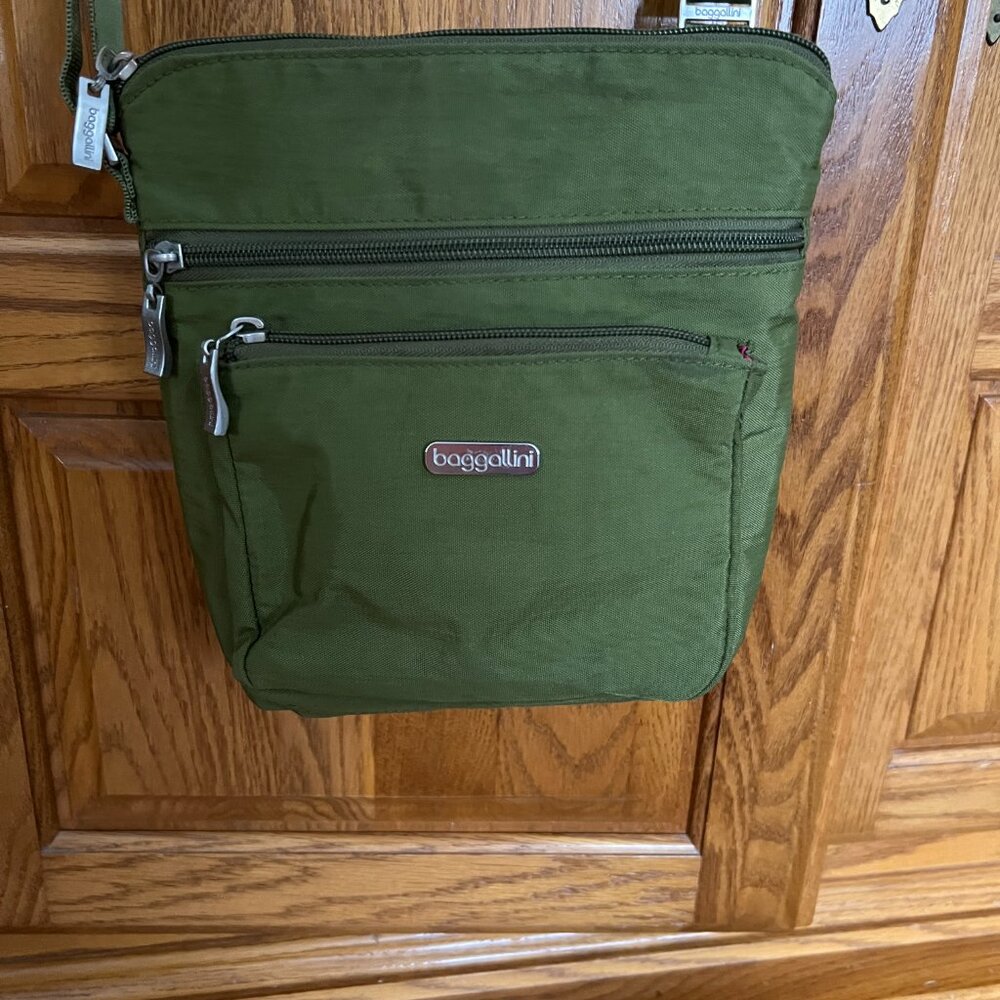 BAGGALLINI - Modern Pocket Crossbody - Green with Pink Interior  - VGUC - Picture 7 of 16